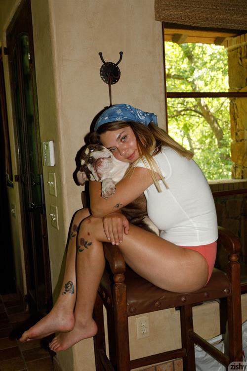 Gabbie Carter Teen in Jeans