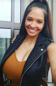 Inês Aragão taking a selfie