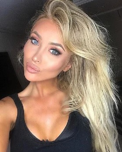 Julia Dybowska taking a selfie