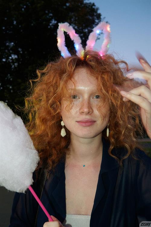 Arina Bik Flashing her Boobs