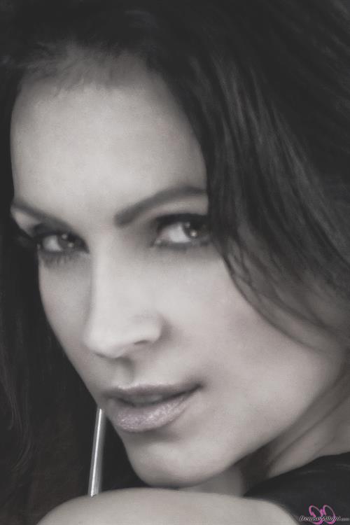 Denise Milani Photoset - Happy2013