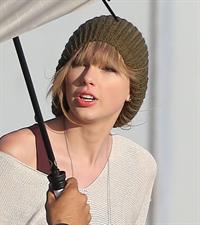 Taylor Swift filming a music video in Malibu 2/11/13 