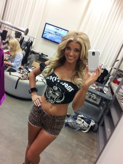 Olivia Paige taking a selfie