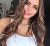 Viktoria Odintsova taking a selfie