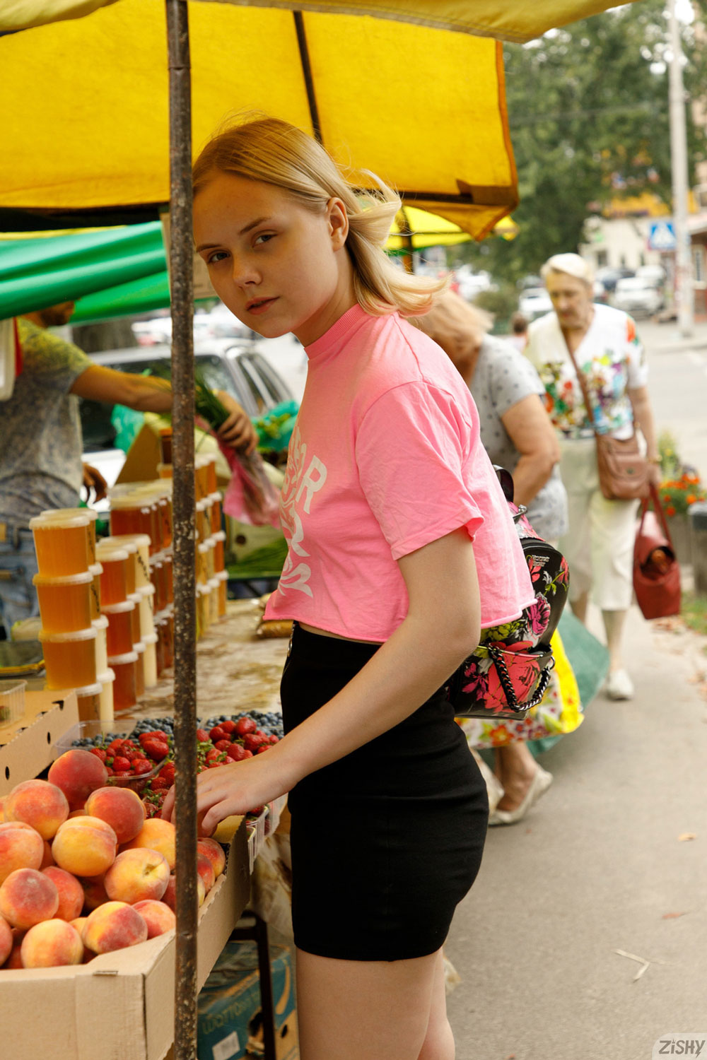 Emily Cutie Round Ass Blondie