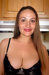 Choni Dee taking a selfie