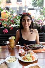 Curvy Ileana Burgos in Black