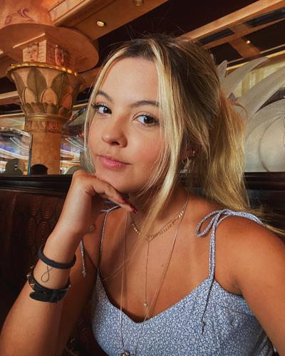 Julia Gomes