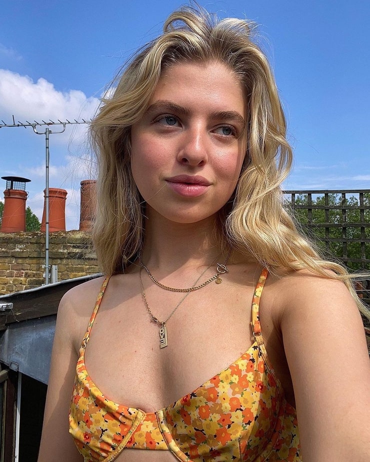 anais-gallagher