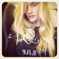 Rosie Huntington-Whiteley taking a selfie