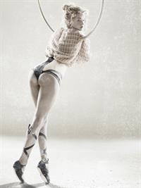 Rosie Huntington-Whiteley - ass