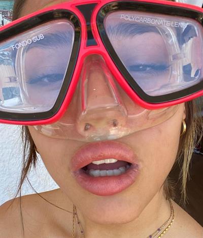 Lou-Ann Vecchia french model-Instagram pics