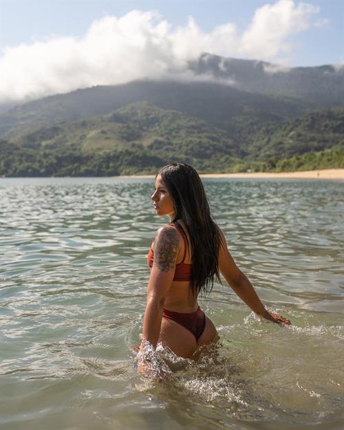 Beautiful Brazilian diver