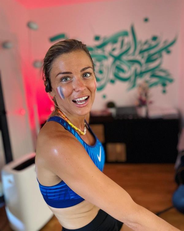 Laure Boulleau Instagram pics