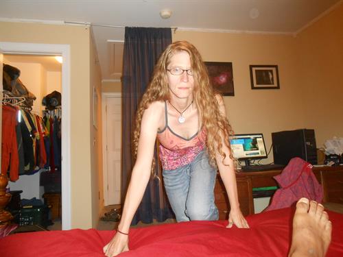 Busty Becky taking a selfie