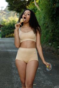 Valery Ponce Seductive Latina