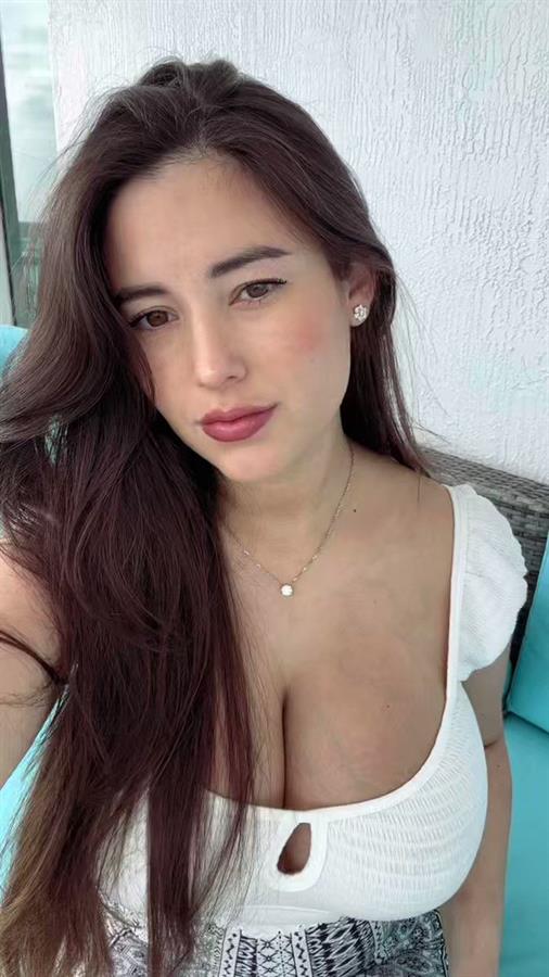 Angie Varona