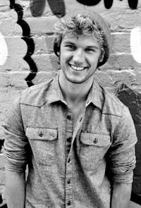 Alex Pettyfer