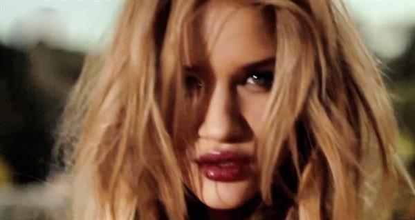 Rosie Huntington-Whiteley