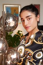 Ara Mix Petite Brunette