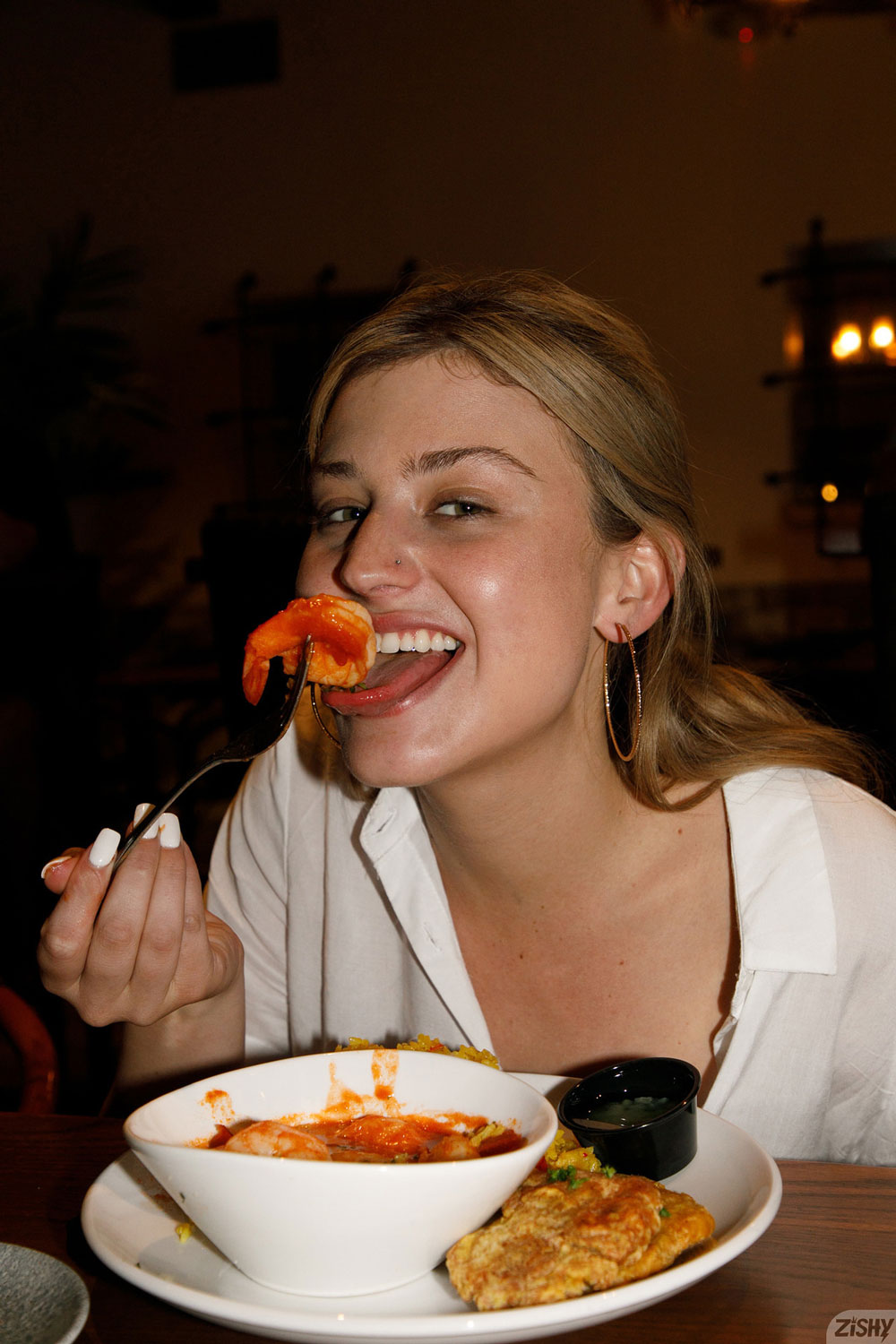 Serena Avery Fun Blonde in Bed