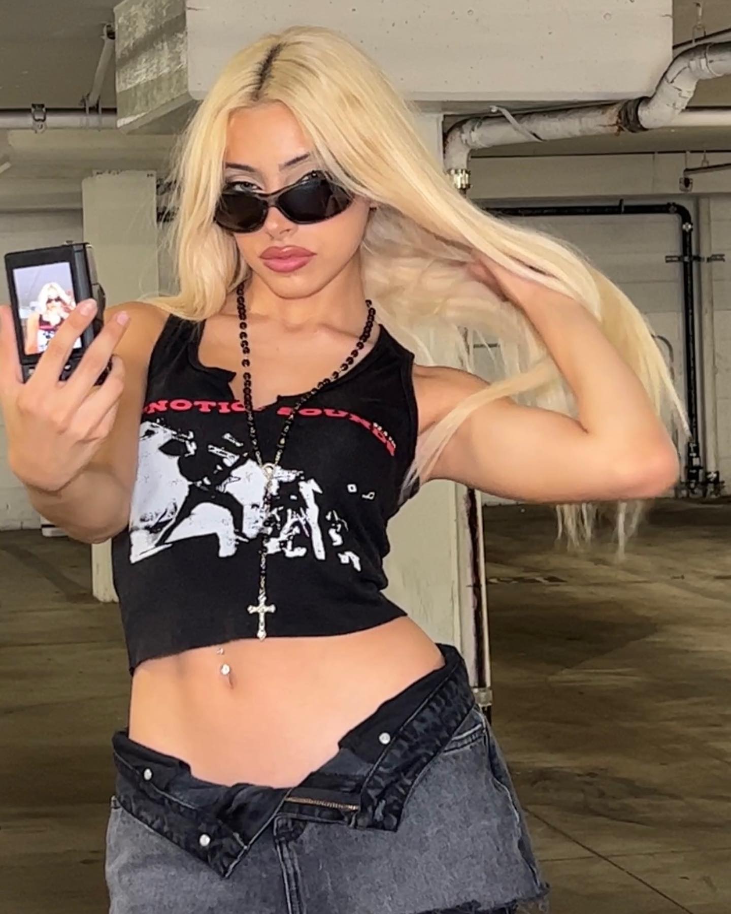 Valeria Arguelles Selfie Pictures Valeria Arguelles taking a selfie