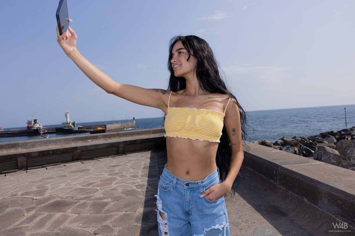 Dulce: Innocent Walk