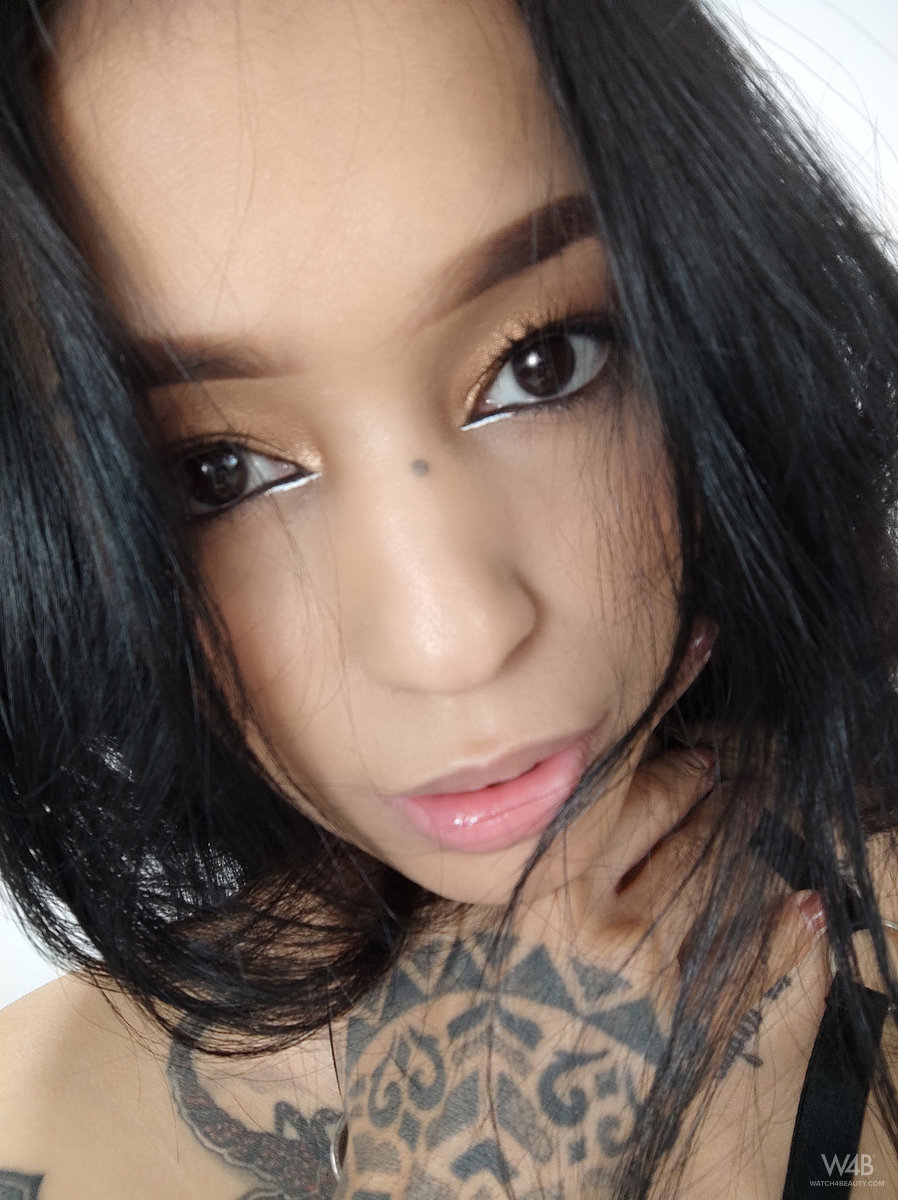 Alexa Belluci: Showing Off