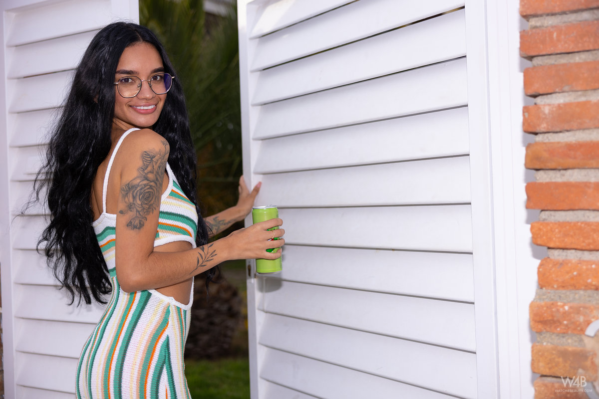 Dulce: Outside And Inside