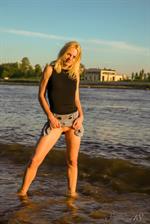 Petrina - Lake No Undies