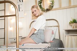 Stevie Nude Pictures Naughty Thought