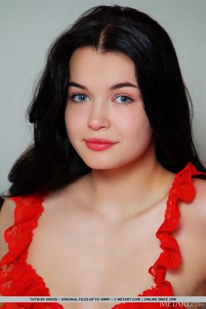 Tutsi Nude Pictures Night Moves