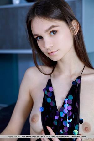 Anastasia Bella Nude Pictures Embellish