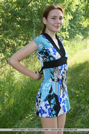 Janey Nude Pictures Presenting Janey