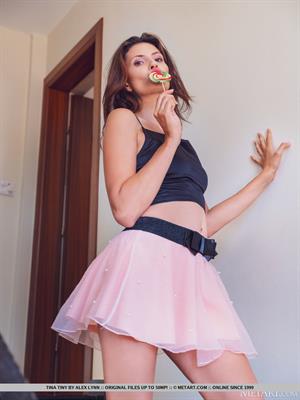 Tina Tiny Nude Pictures Lollipop