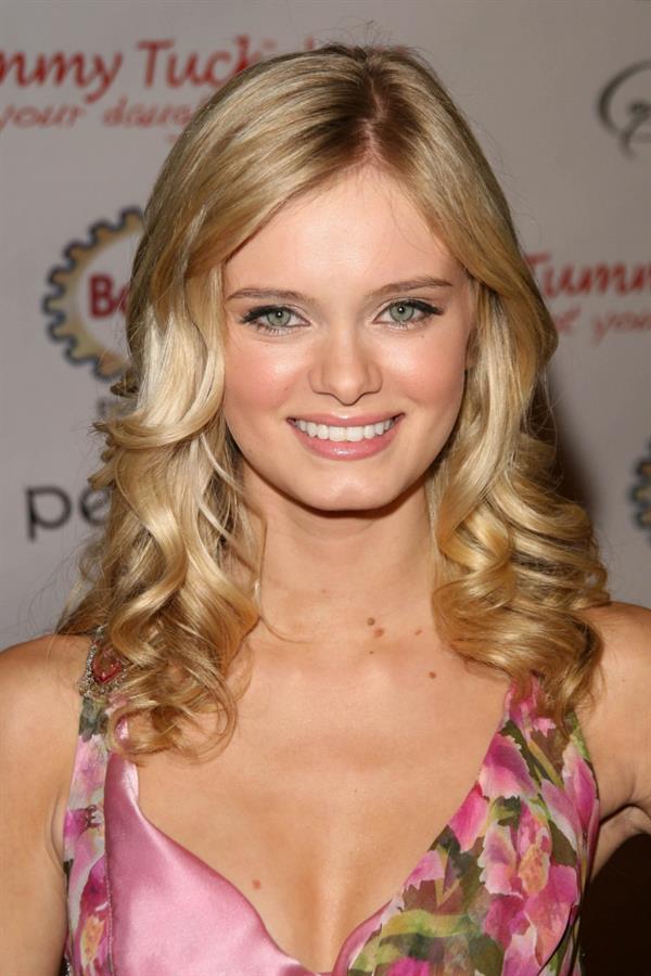 Sara Paxton