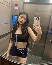 Hannah Kim taking a selfie