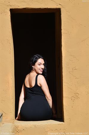 Selena Nude Pictures Modeling Varieties