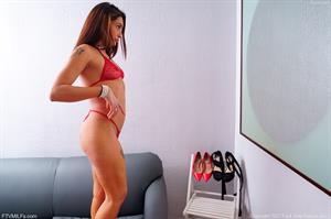 Sommer-II Nude Pictures Reflecting On Beauty