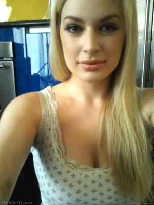 Ashlyn Nude Pictures Naughty Around The Country