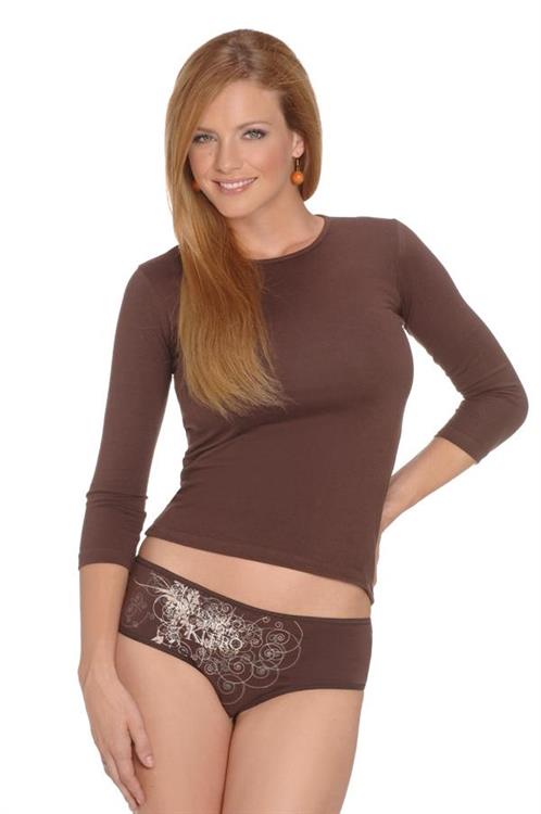 Geraldine Neuman in lingerie