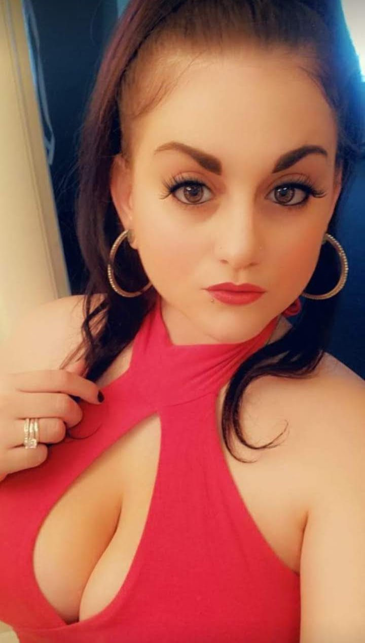 Gretta Gmoney taking a selfie