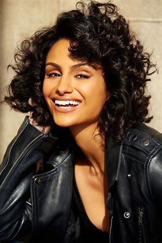 Nazanin Mandi