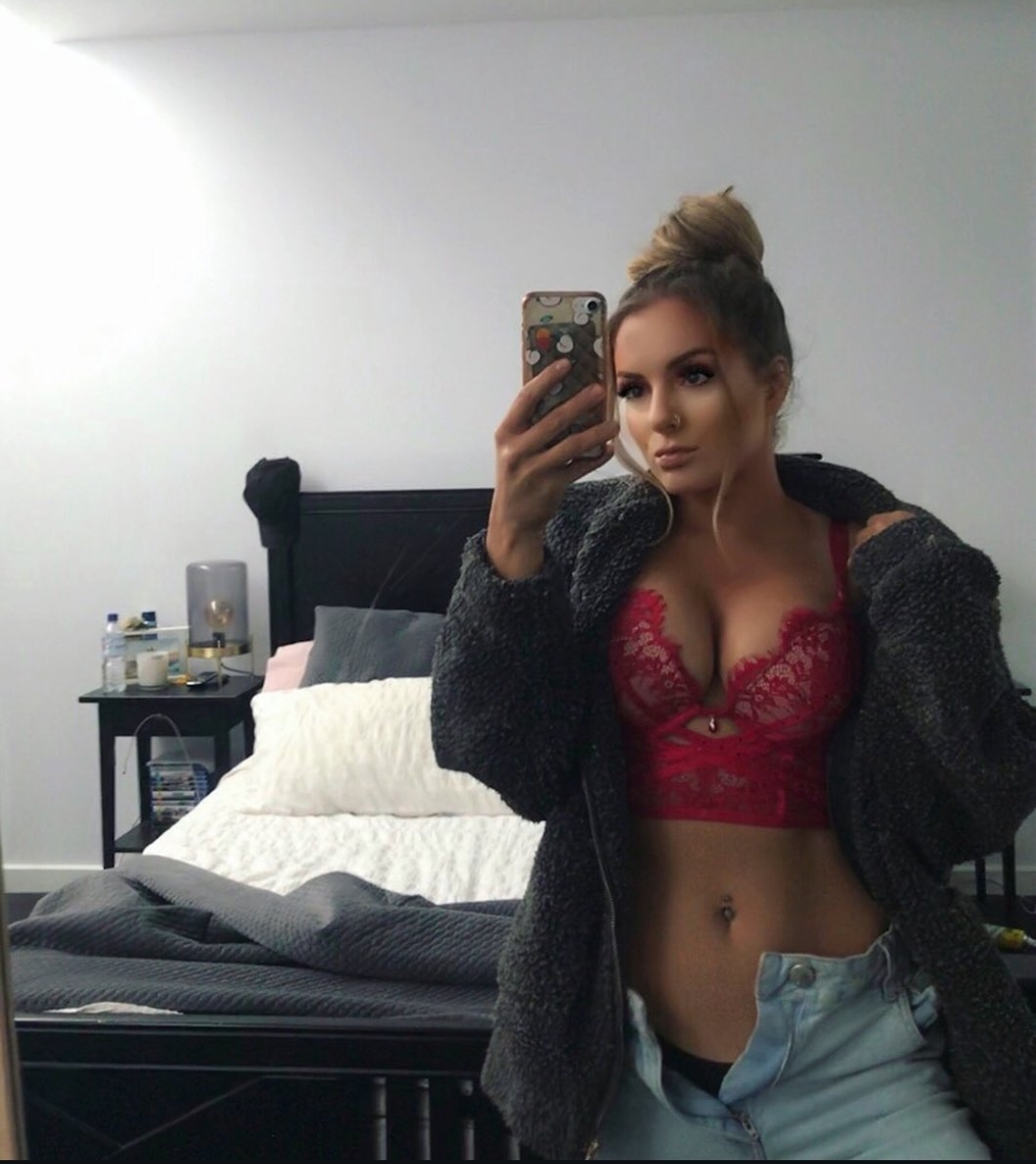Lolo in lingerie taking a selfie