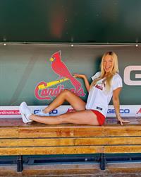 Sydney Thomas was a ring girl in the Mike Tyson vs Jake Paul fight