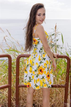 Li Moon: I Love Fresh Air