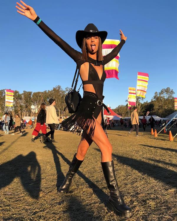 Hot Cowgirl