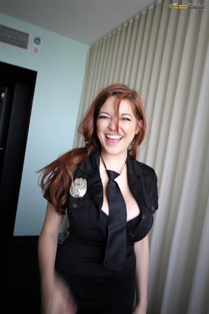 Tessa Fowler - Kiss my Lips BTS Set 1