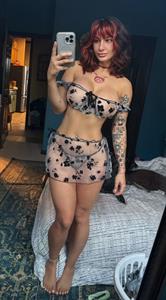 Lauren Hunt taking a selfie