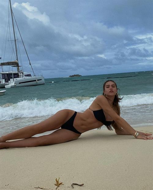 Amelia Hamlin in a bikini